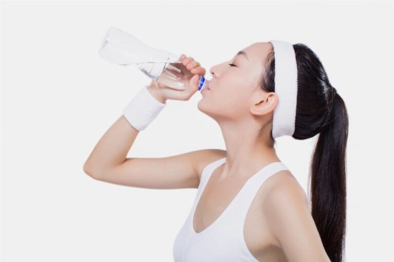 Exercise Performance and Recovery: The Importance of Staying Hydrated with Holly Roser Fitness