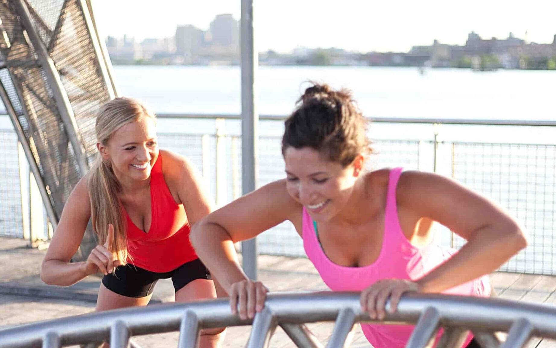 Holly Roser Personal Trainer Coaching A Mobile Workout scaled e1678732295353